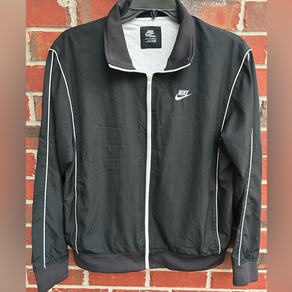 Nike Men’s Large Full Zip Long Sleeve Athletic Jacket. Black & White Large - Picture 8 of 8